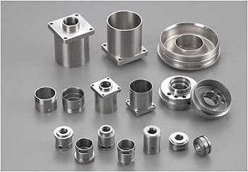 Kundenspezifisches CNC-Metall, das für Aluminiummessingeisen-Prototyp-Autoteile maschinell bearbeitet